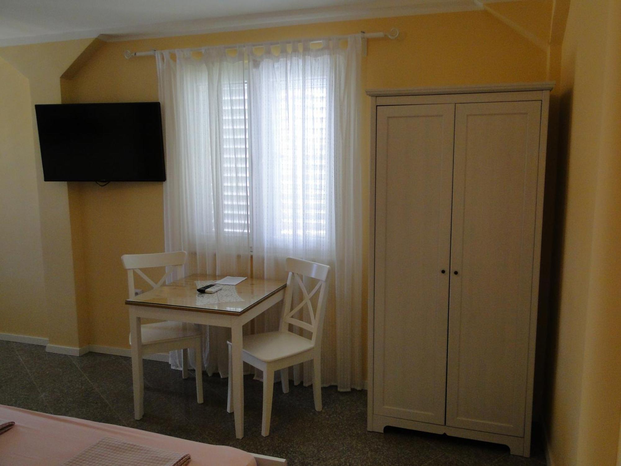 Apartments Villa Ela Ουμάγκ Δωμάτιο φωτογραφία