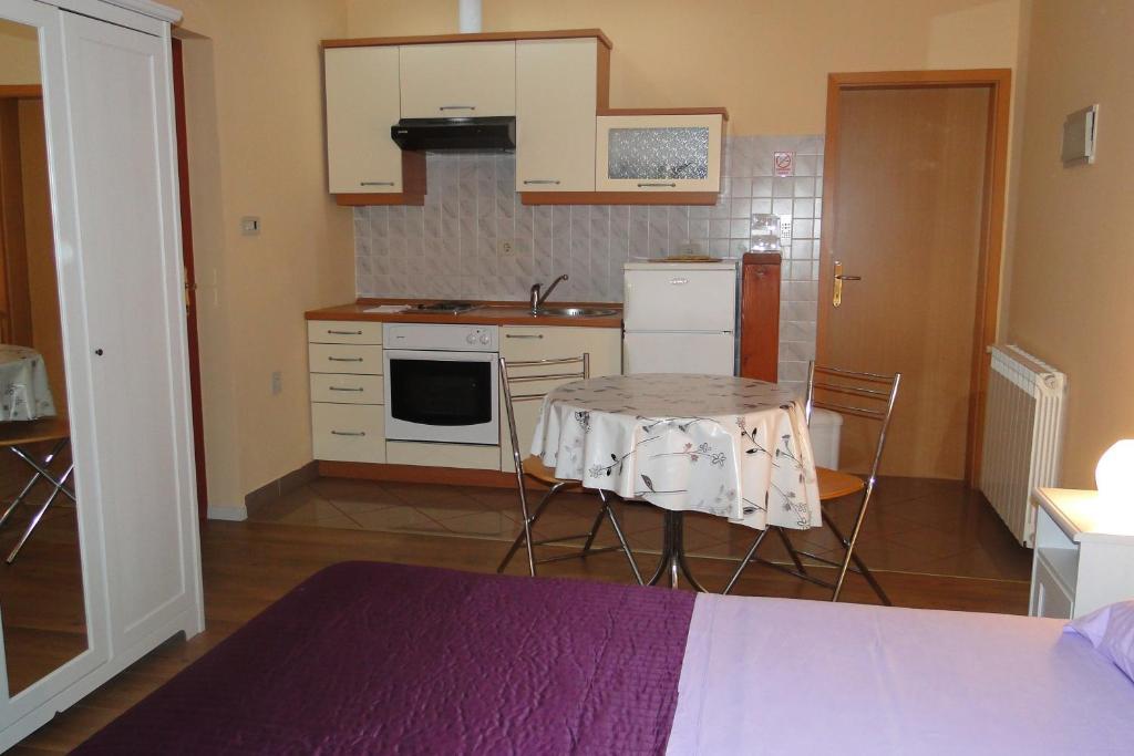 Apartments Villa Ela Ουμάγκ Δωμάτιο φωτογραφία
