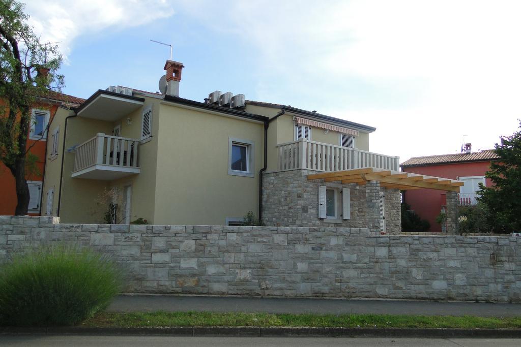 Apartments Villa Ela Ουμάγκ Εξωτερικό φωτογραφία